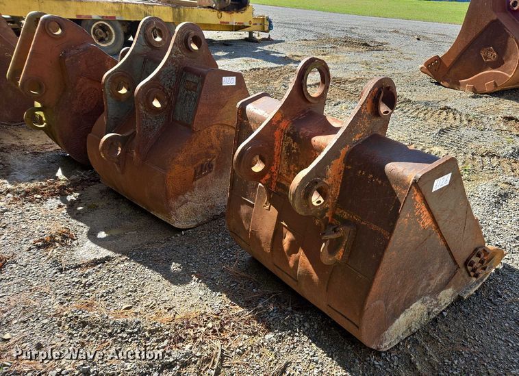 image for item EV4415 (3) excavator buckets