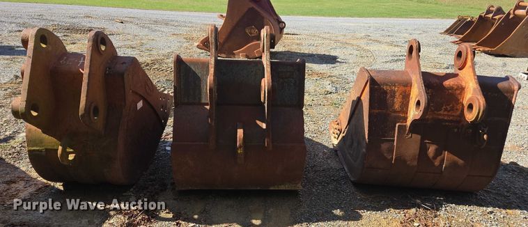 image for item EV4415 (3) excavator buckets
