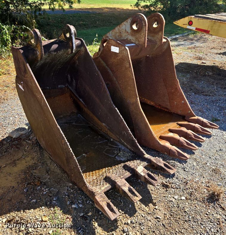 image for item EV4416 (2) excavator buckets