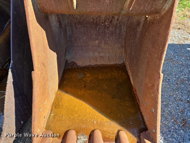 image for item EV4416 (2) excavator buckets