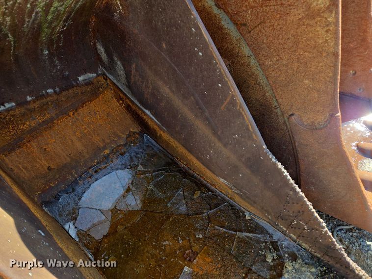 image for item EV4416 (2) excavator buckets