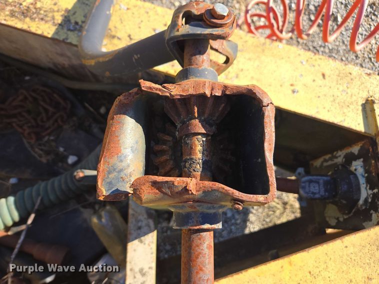 image for item EV4418 1986 Eager Beaver tilt deck equipment trailer