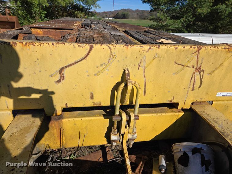 image for item EV4418 1986 Eager Beaver tilt deck equipment trailer