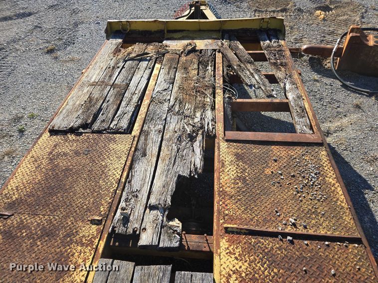 image for item EV4418 1986 Eager Beaver tilt deck equipment trailer