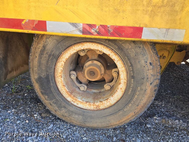 image for item EV4418 1986 Eager Beaver tilt deck equipment trailer