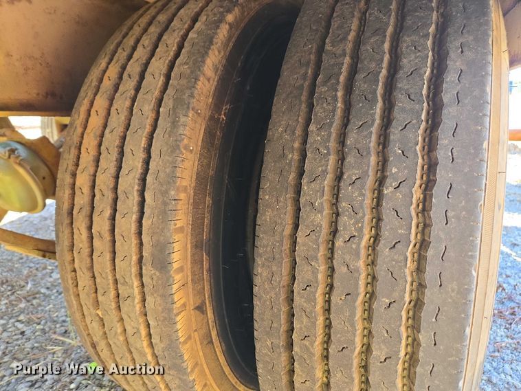 image for item EV4418 1986 Eager Beaver tilt deck equipment trailer