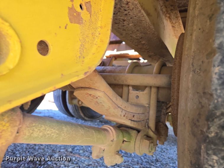 image for item EV4418 1986 Eager Beaver tilt deck equipment trailer