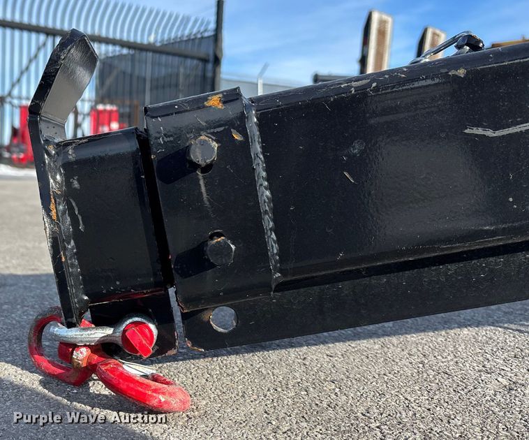 image for item FG1518 GIYI TB47 skid steer jib