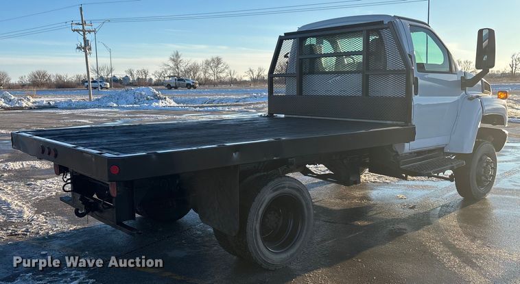 image for item FG1528 2007 GMC C5500 flatbed truck