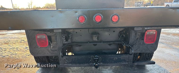 image for item FG1528 2007 GMC C5500 flatbed truck