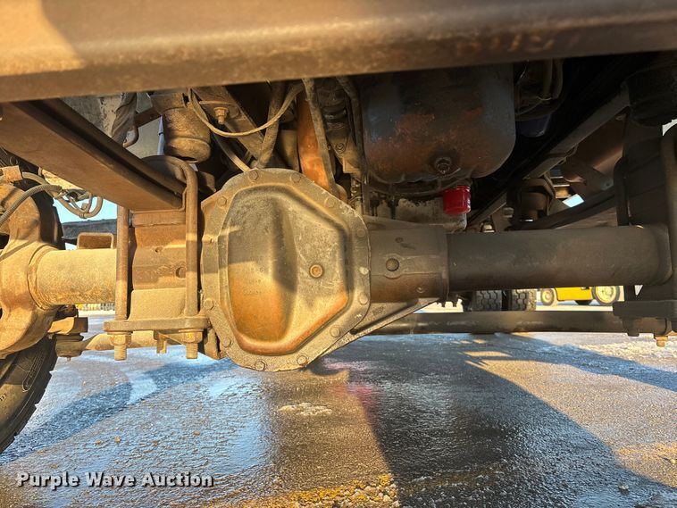 image for item FG1528 2007 GMC C5500 flatbed truck