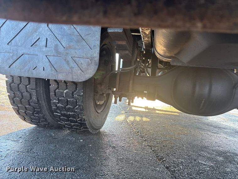 image for item FG1528 2007 GMC C5500 flatbed truck