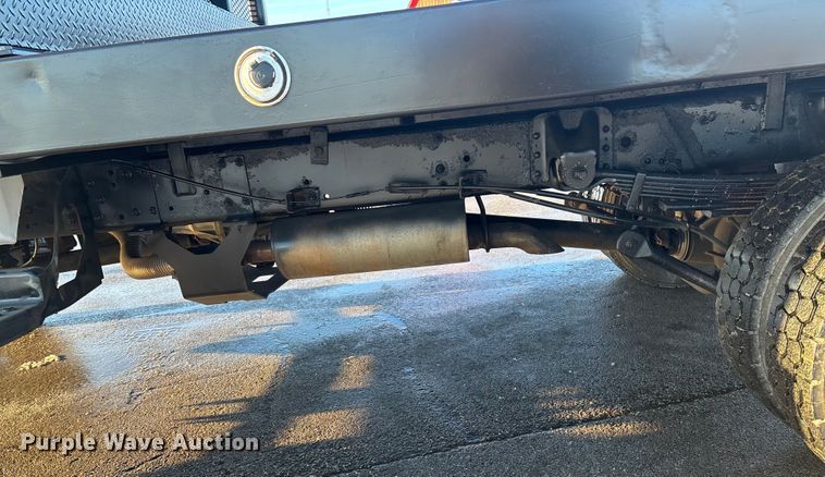 image for item FG1528 2007 GMC C5500 flatbed truck