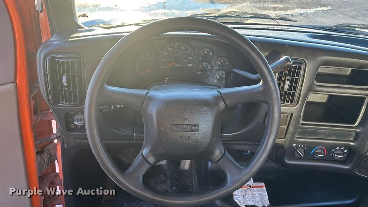 image for item FG1528 2007 GMC C5500 flatbed truck