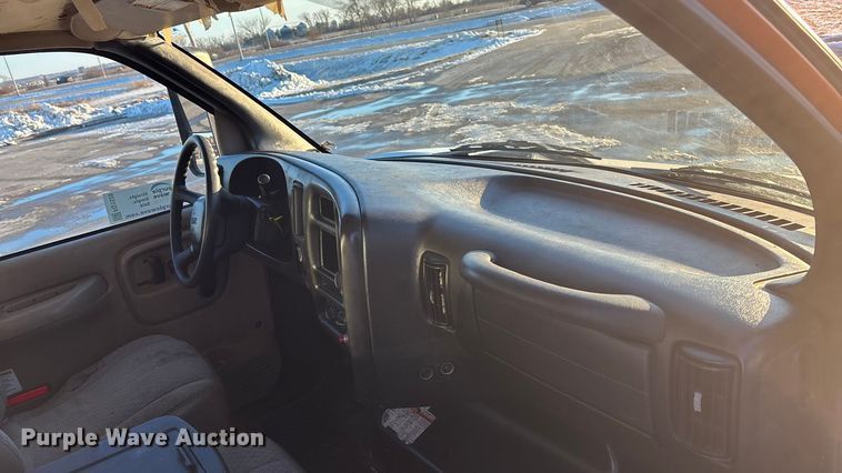 image for item FG1528 2007 GMC C5500 flatbed truck