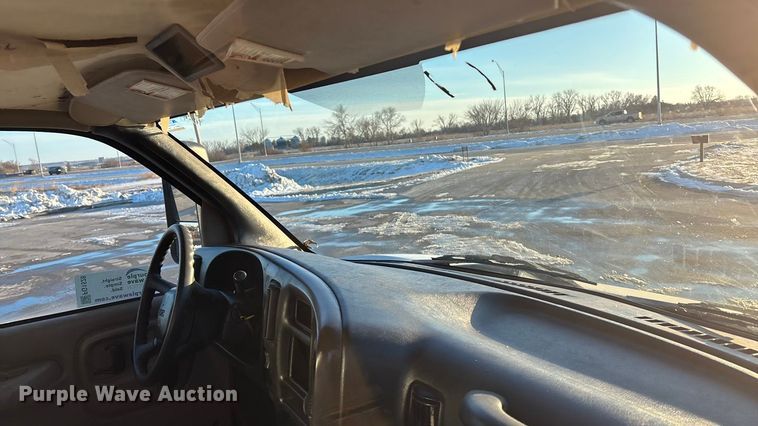 image for item FG1528 2007 GMC C5500 flatbed truck