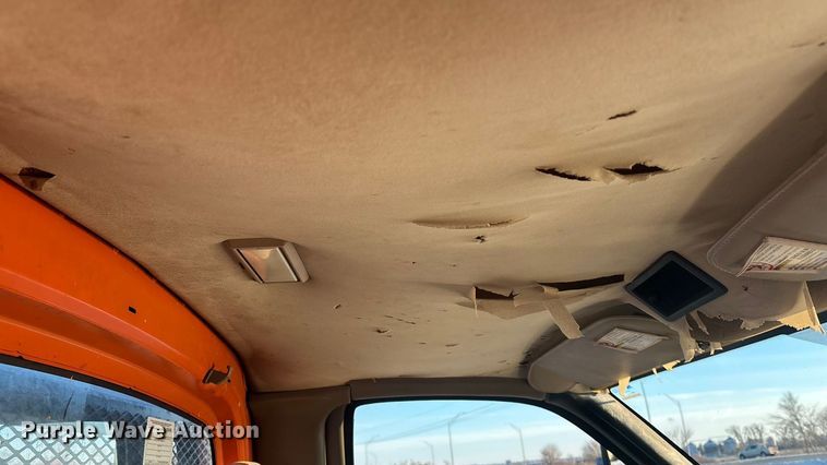 image for item FG1528 2007 GMC C5500 flatbed truck