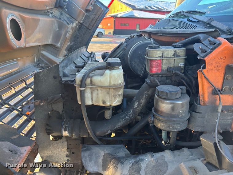 image for item FG1528 2007 GMC C5500 flatbed truck