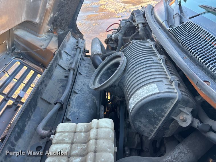 image for item FG1528 2007 GMC C5500 flatbed truck