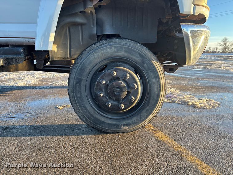 image for item FG1528 2007 GMC C5500 flatbed truck