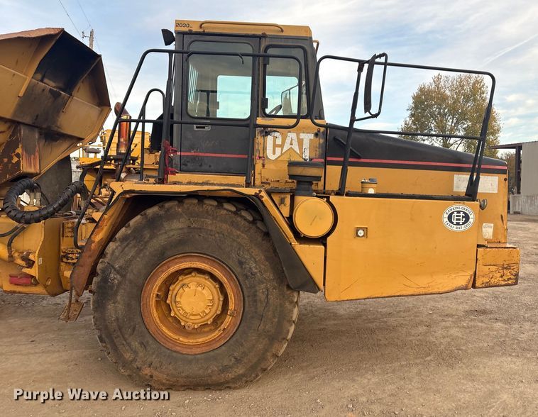 image for item FI0026 1999 Caterpillar D250EII articulated haul truck