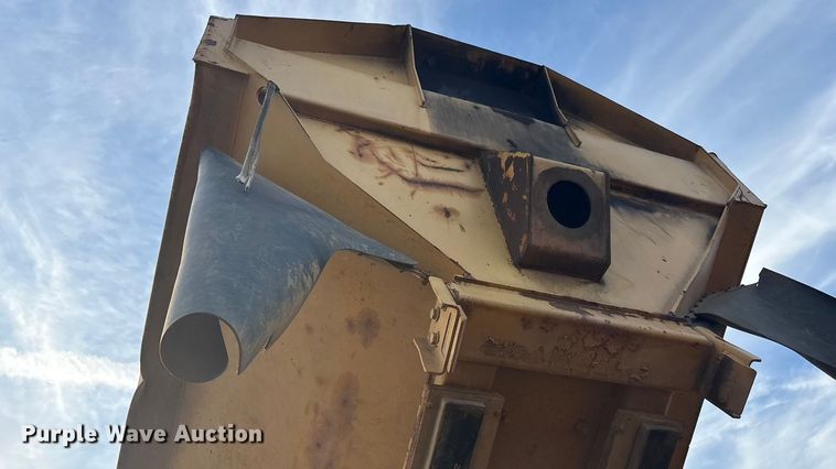 image for item FI0026 1999 Caterpillar D250EII articulated haul truck