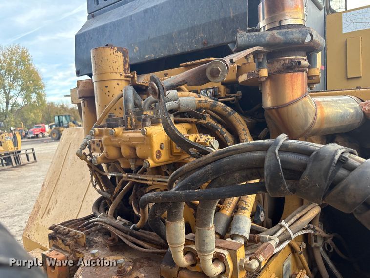 image for item FI0026 1999 Caterpillar D250EII articulated haul truck