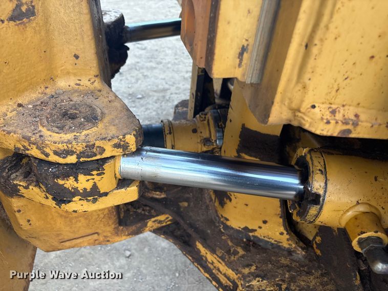 image for item FI0026 1999 Caterpillar D250EII articulated haul truck