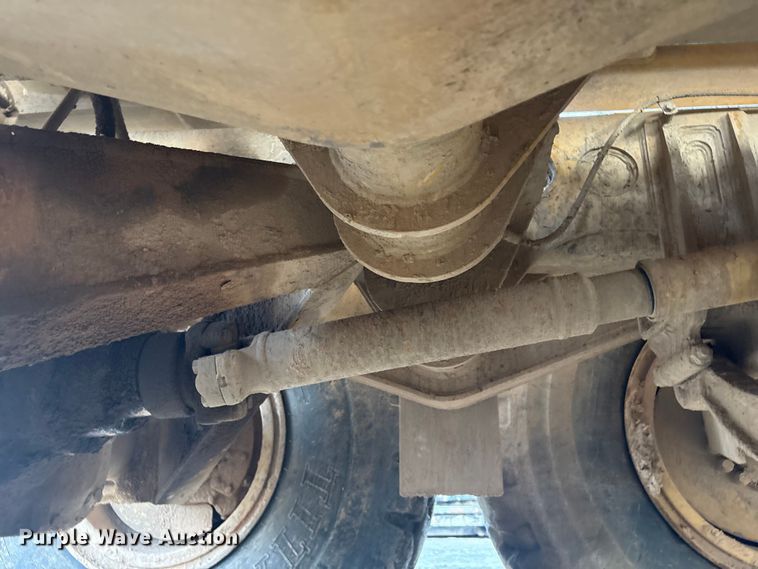 image for item FI0026 1999 Caterpillar D250EII articulated haul truck