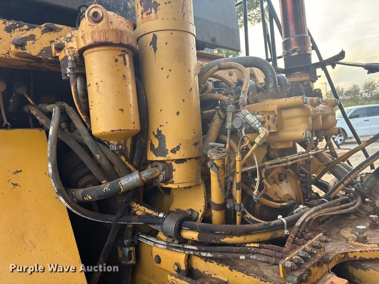 image for item FI0026 1999 Caterpillar D250EII articulated haul truck