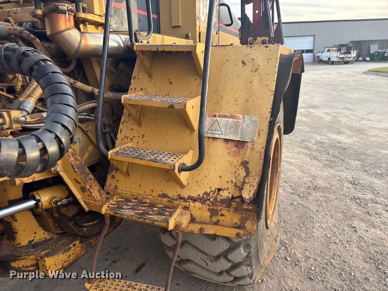 image for item FI0026 1999 Caterpillar D250EII articulated haul truck