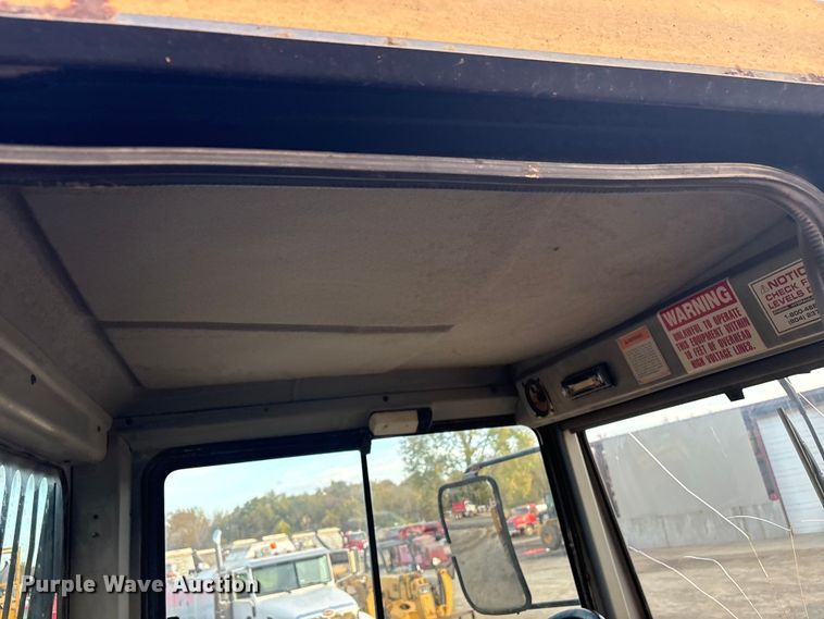 image for item FI0026 1999 Caterpillar D250EII articulated haul truck