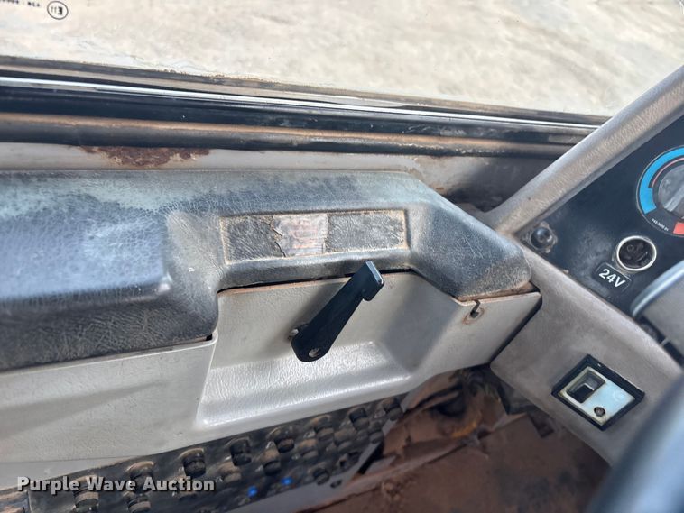 image for item FI0026 1999 Caterpillar D250EII articulated haul truck