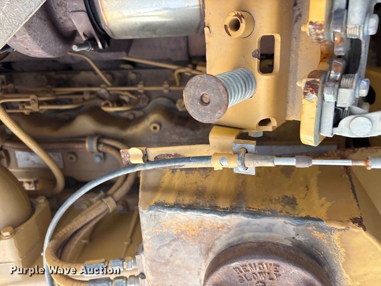 image for item FI0026 1999 Caterpillar D250EII articulated haul truck