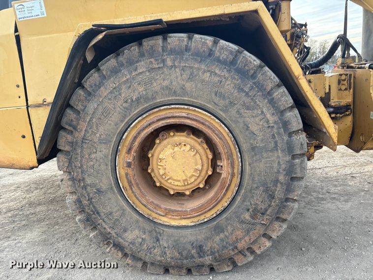 image for item FI0026 1999 Caterpillar D250EII articulated haul truck