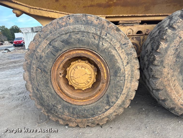 image for item FI0026 1999 Caterpillar D250EII articulated haul truck