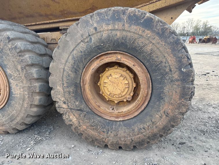 image for item FI0026 1999 Caterpillar D250EII articulated haul truck