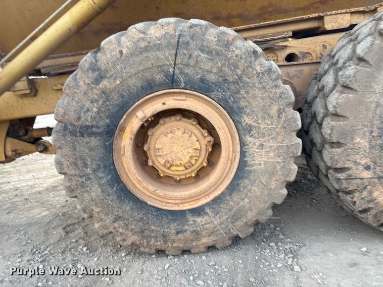 image for item FI0026 1999 Caterpillar D250EII articulated haul truck