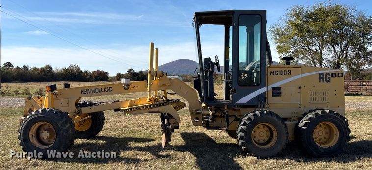 image for item FI0029 2002 New Holland RG80 motor grader