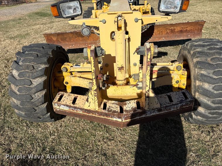 image for item FI0029 2002 New Holland RG80 motor grader