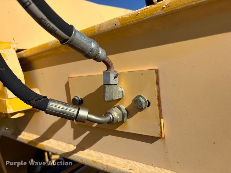 image for item FI0029 2002 New Holland RG80 motor grader