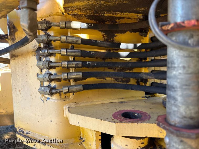 image for item FI0029 2002 New Holland RG80 motor grader