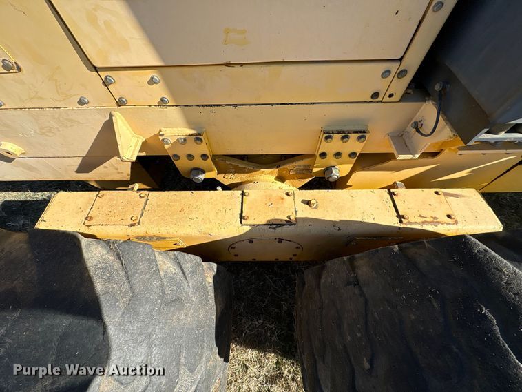 image for item FI0029 2002 New Holland RG80 motor grader