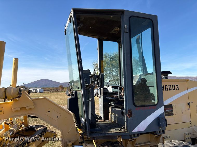 image for item FI0029 2002 New Holland RG80 motor grader