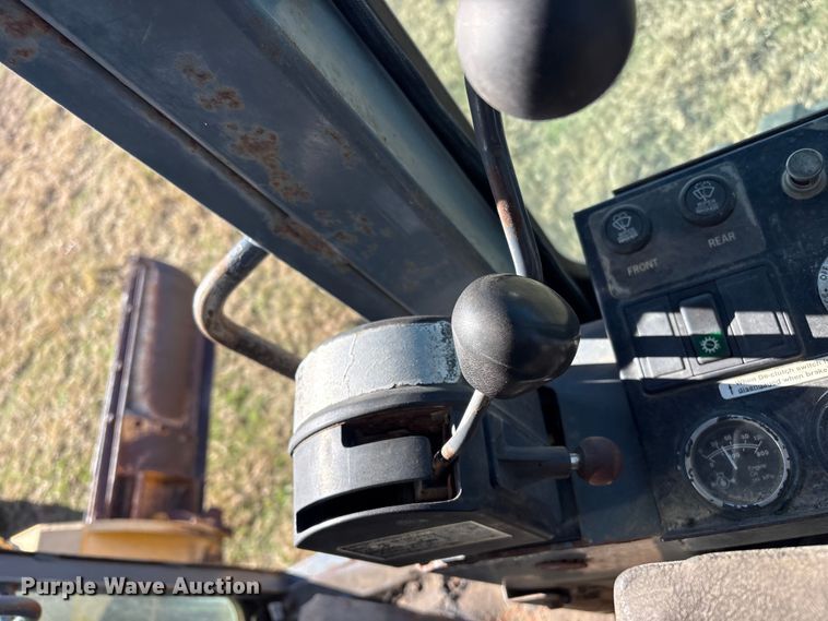 image for item FI0029 2002 New Holland RG80 motor grader