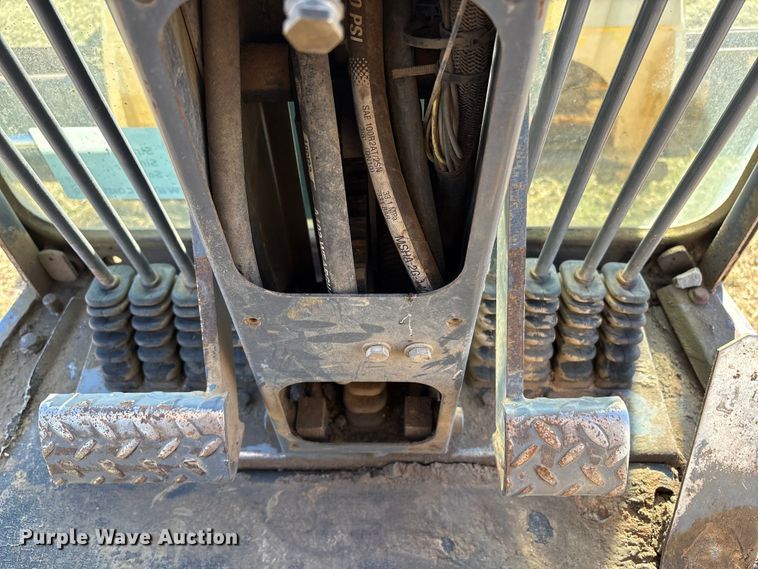 image for item FI0029 2002 New Holland RG80 motor grader