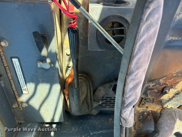 image for item FI0029 2002 New Holland RG80 motor grader