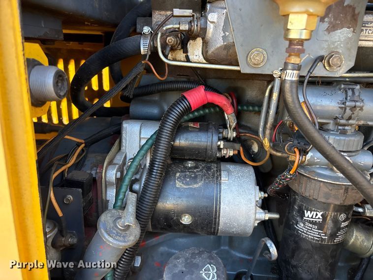 image for item FI0029 2002 New Holland RG80 motor grader