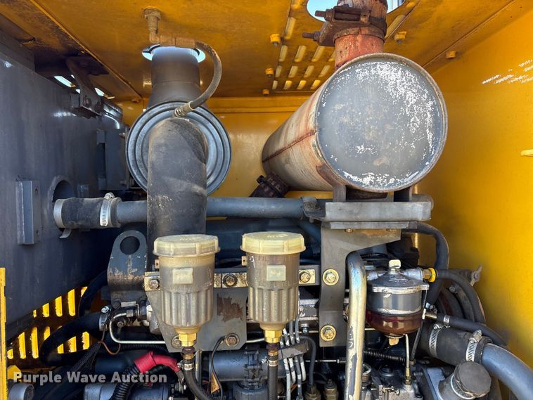 image for item FI0029 2002 New Holland RG80 motor grader