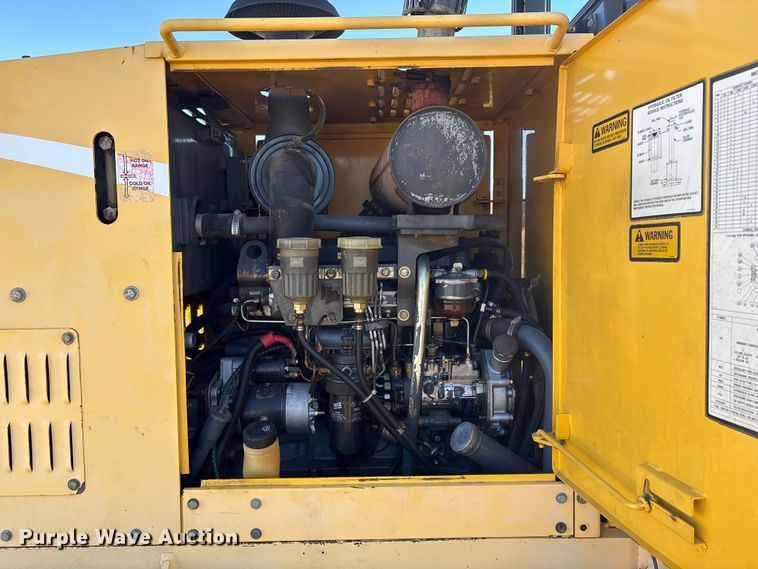 image for item FI0029 2002 New Holland RG80 motor grader